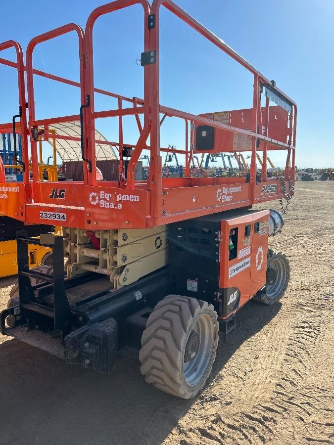 2022 JLG RT2669