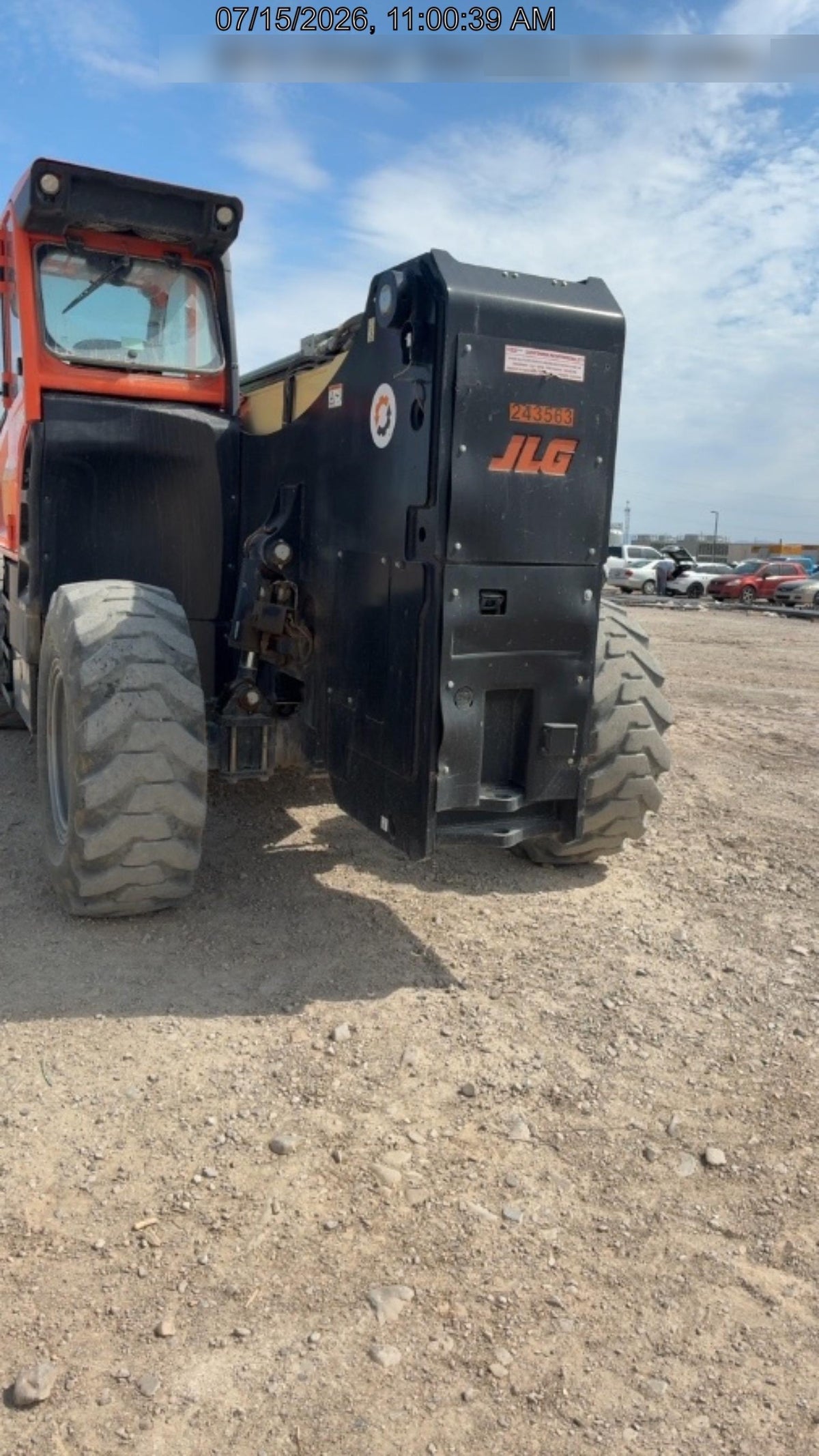 2022 JLG 1075