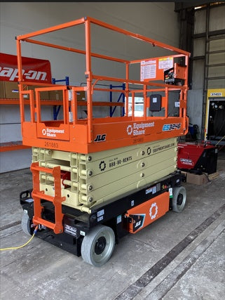 2022 JLG ES3246