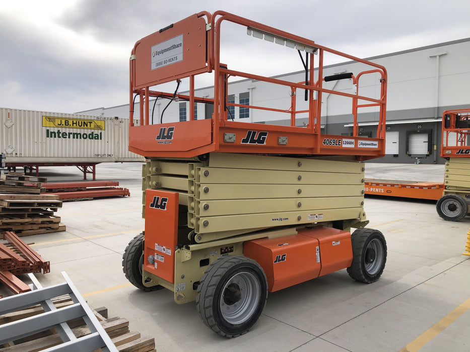 2021 JLG 4069LE