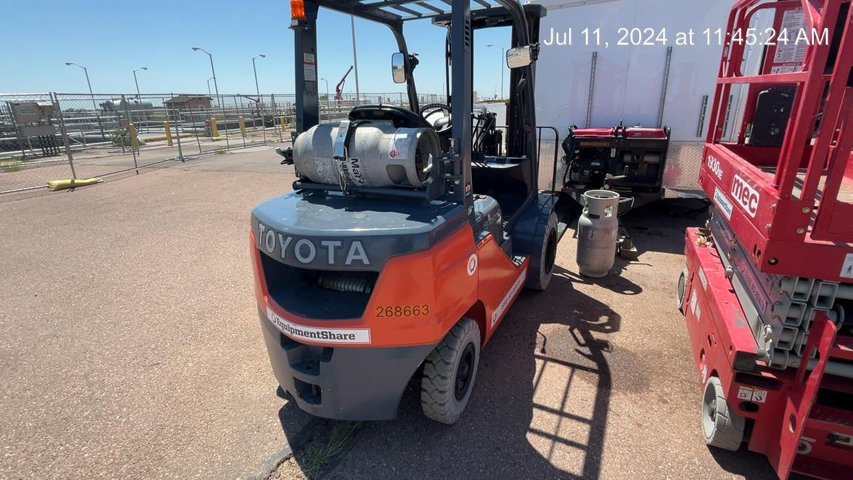 2022 TOYOTA 50-8FGU25