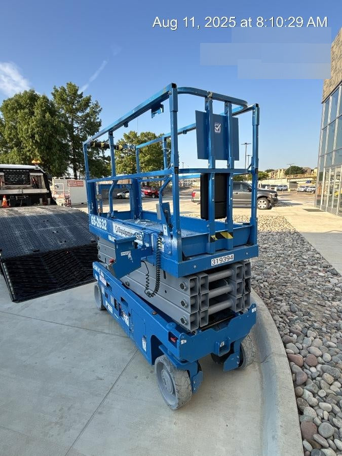 2023 GENIE GS-2632