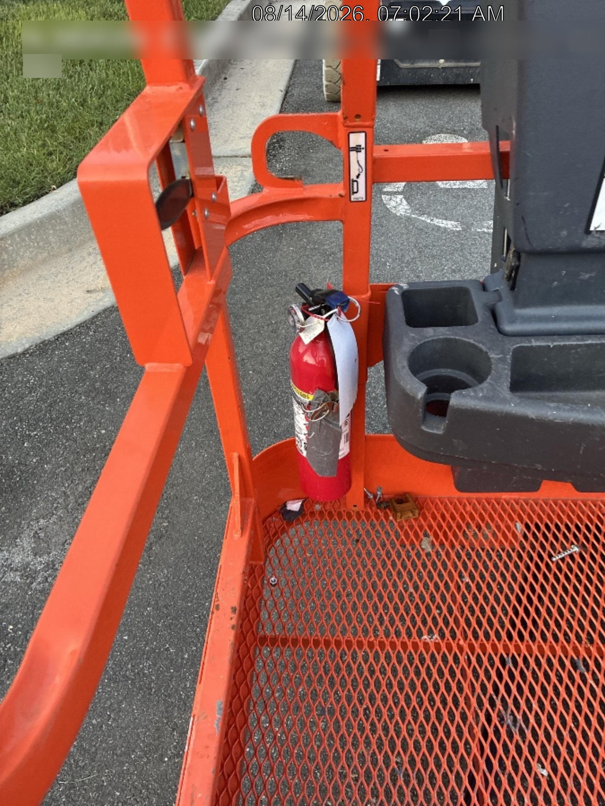 2025 JLG E300AJP