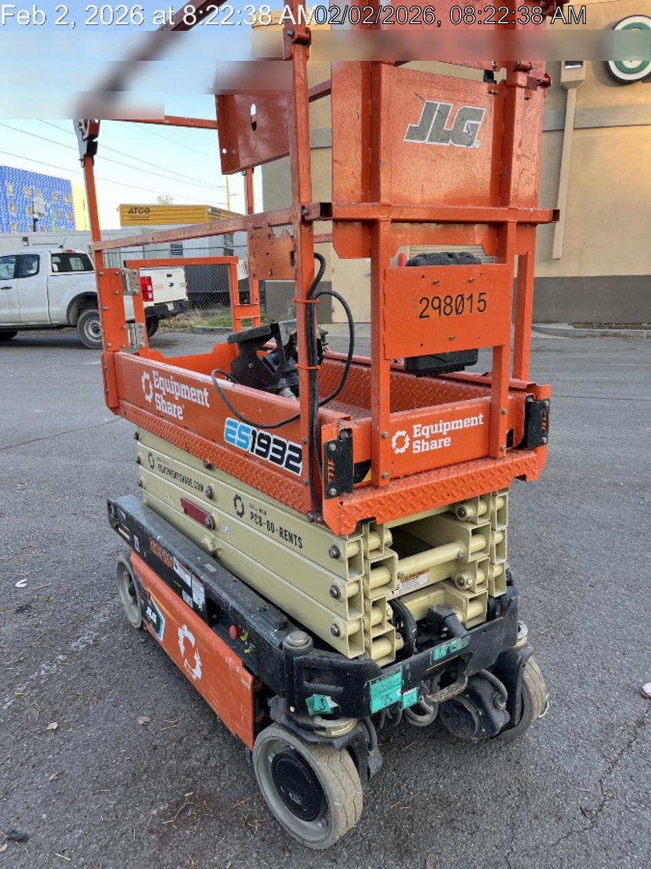 2023 JLG ES1932