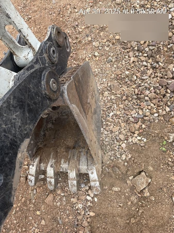 2021 TAKEUCHI 18" Bucket - Takeuchi