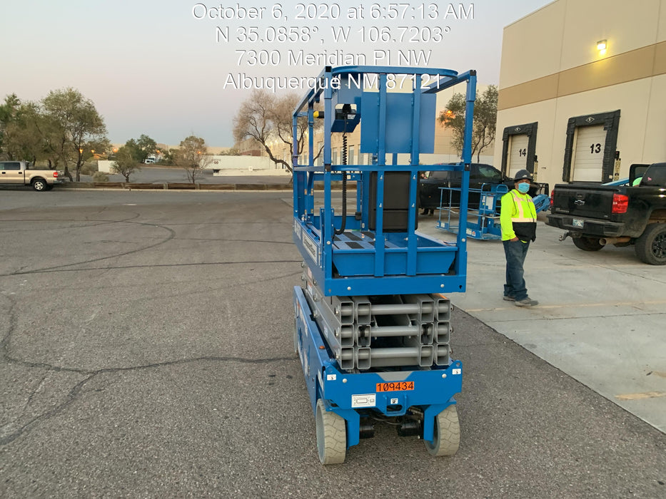 2020 Genie GS-2632 Solid NM Tires, Folding Rails with Half-Height Swing Gate, Beacon