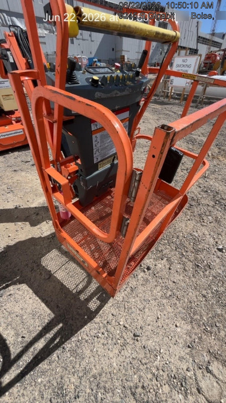 2019 JLG E300AJP