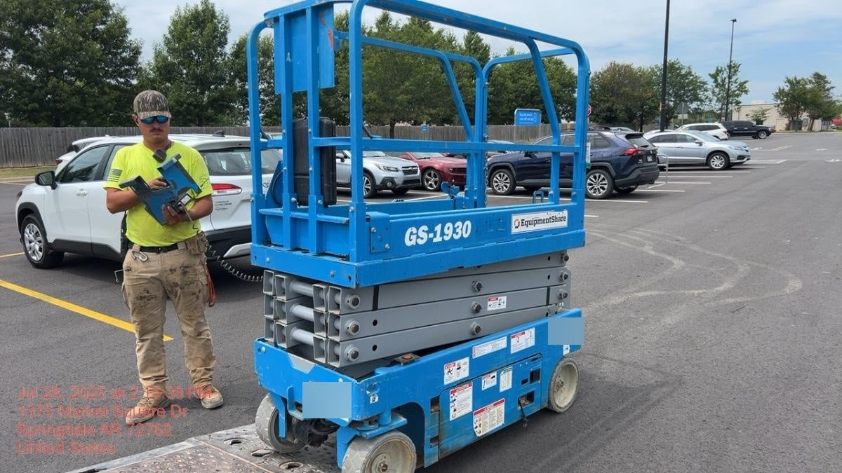 2019 Genie GS-1930 Fixed rails with chain Entry