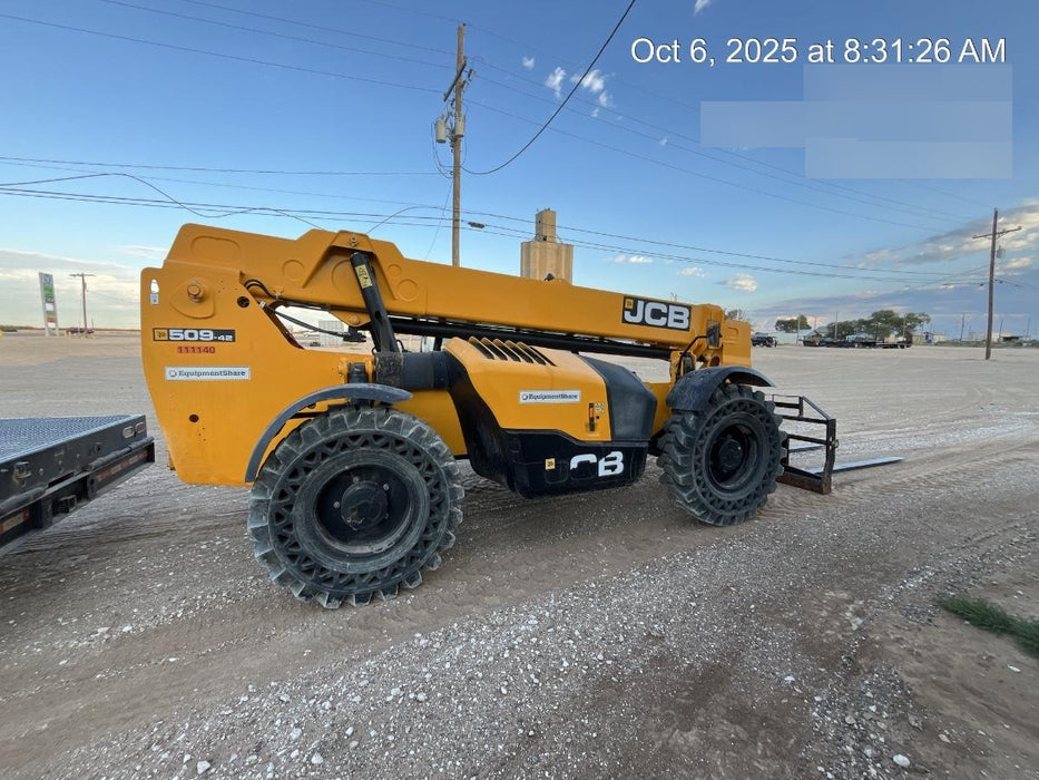 2020 JCB 509-42 Cab/Heat/Air, Solid Tires, Work Lights, Beacon, Aux Hydraulics, Back up Alarm, Lifting Eye, ES Decals
