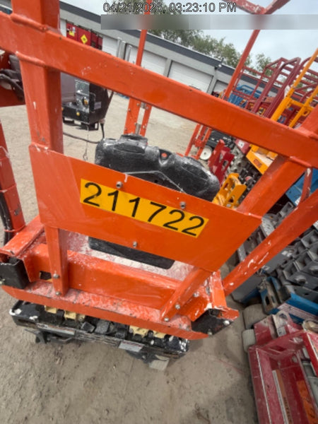 2022 JLG ES1330L