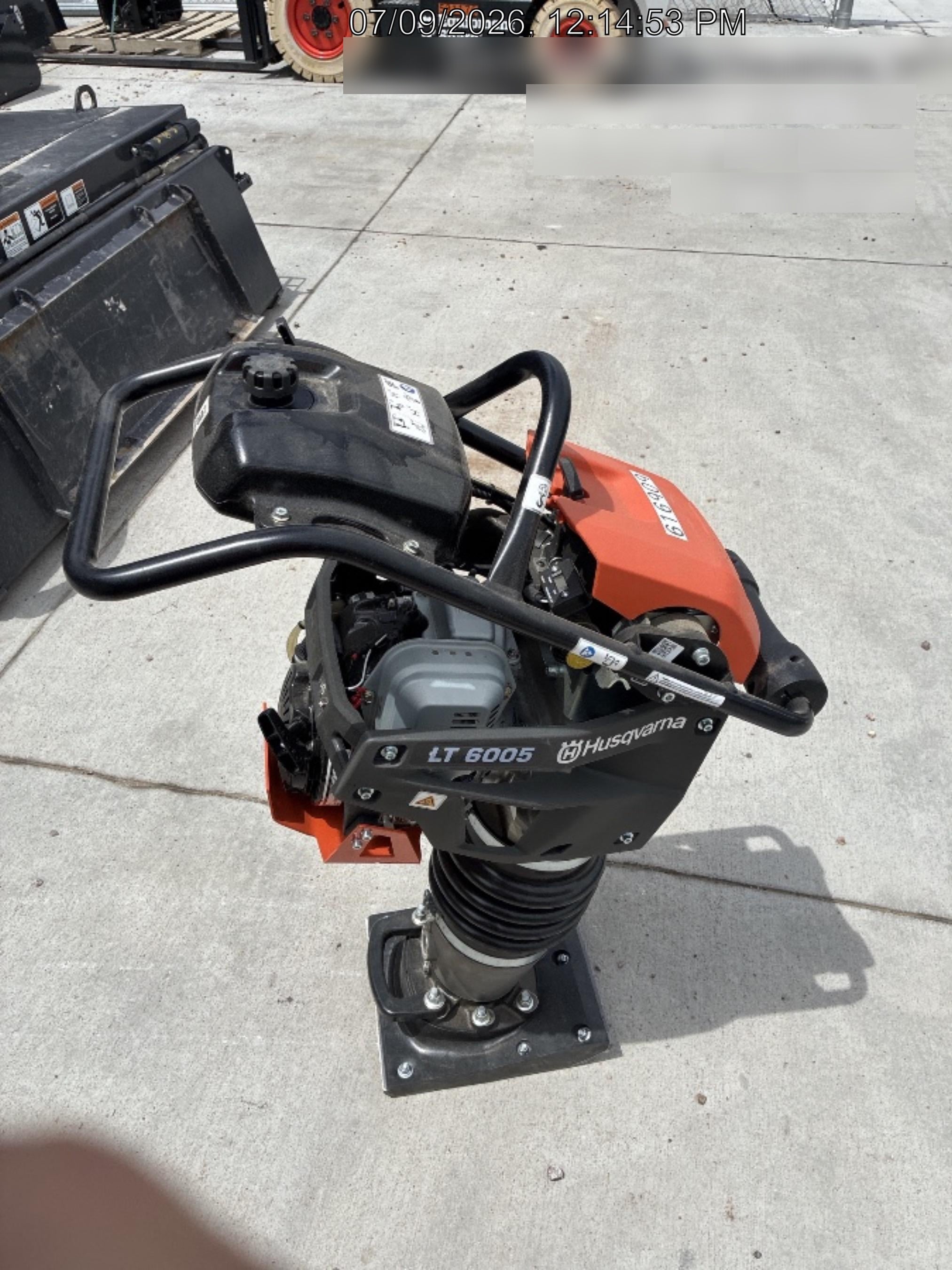 2025 HUSQVARNA LT6005