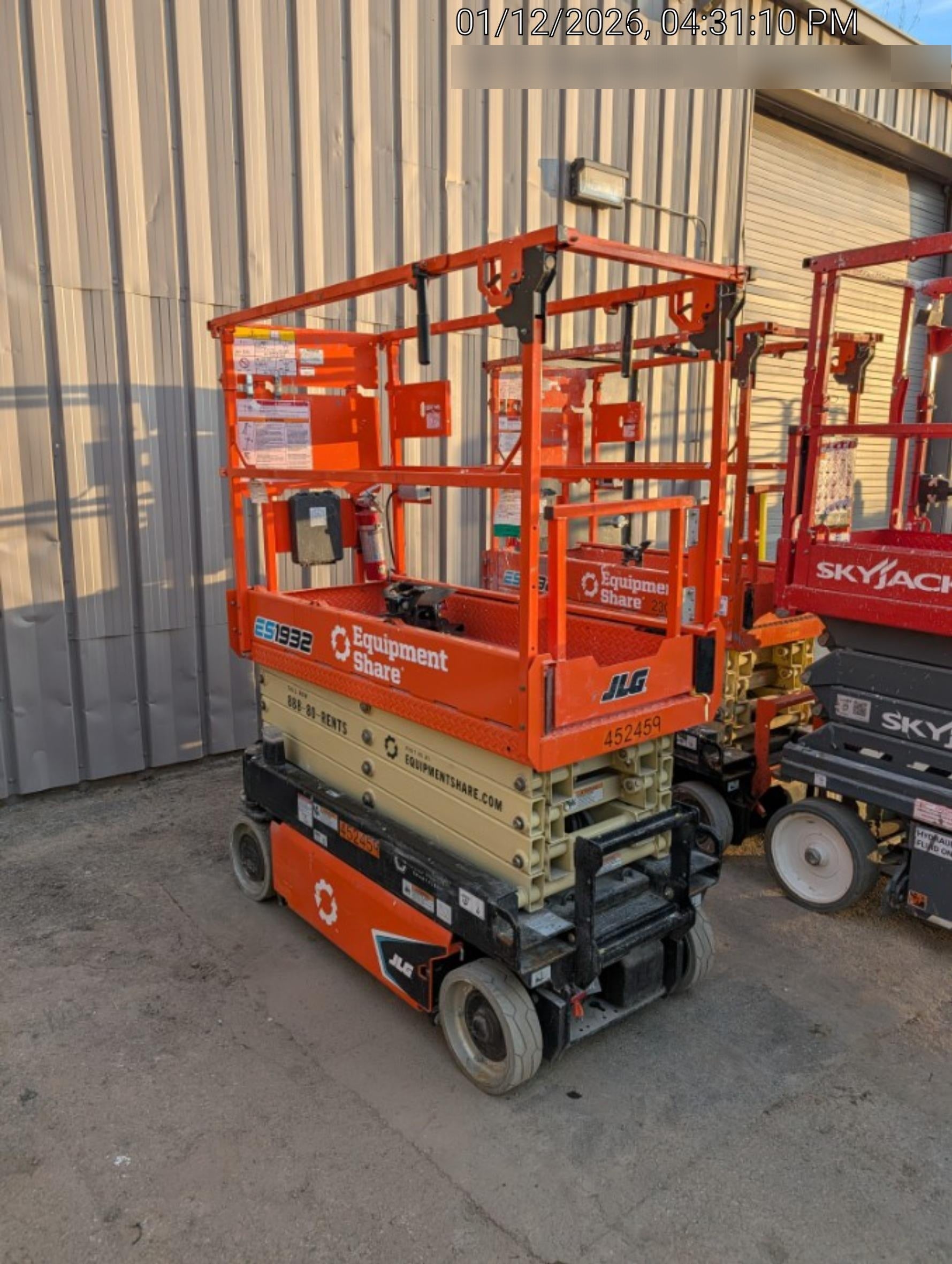 2024 JLG ES1932