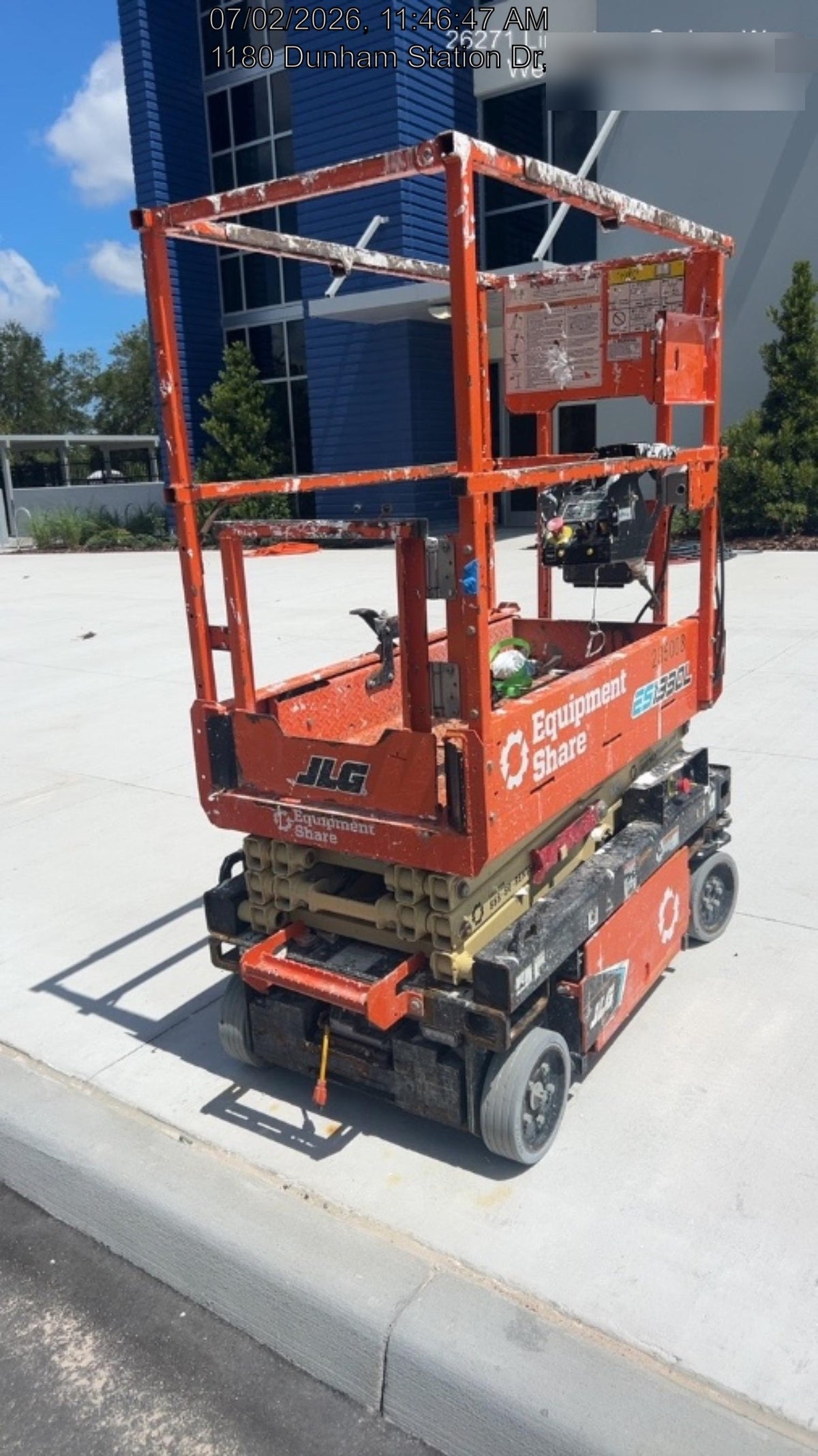 2022 JLG ES1330L