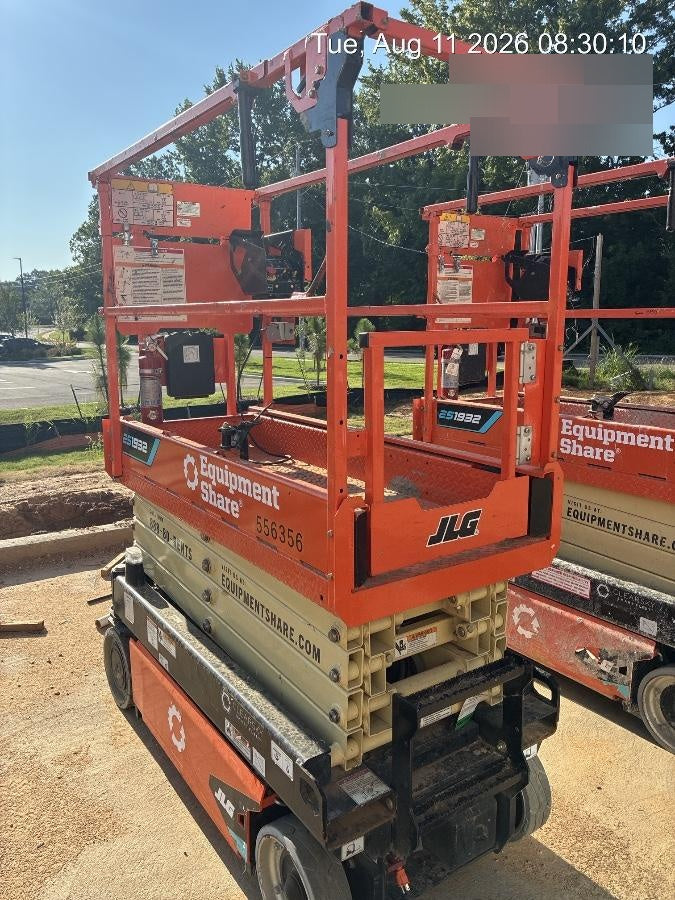 2025 JLG ES1932