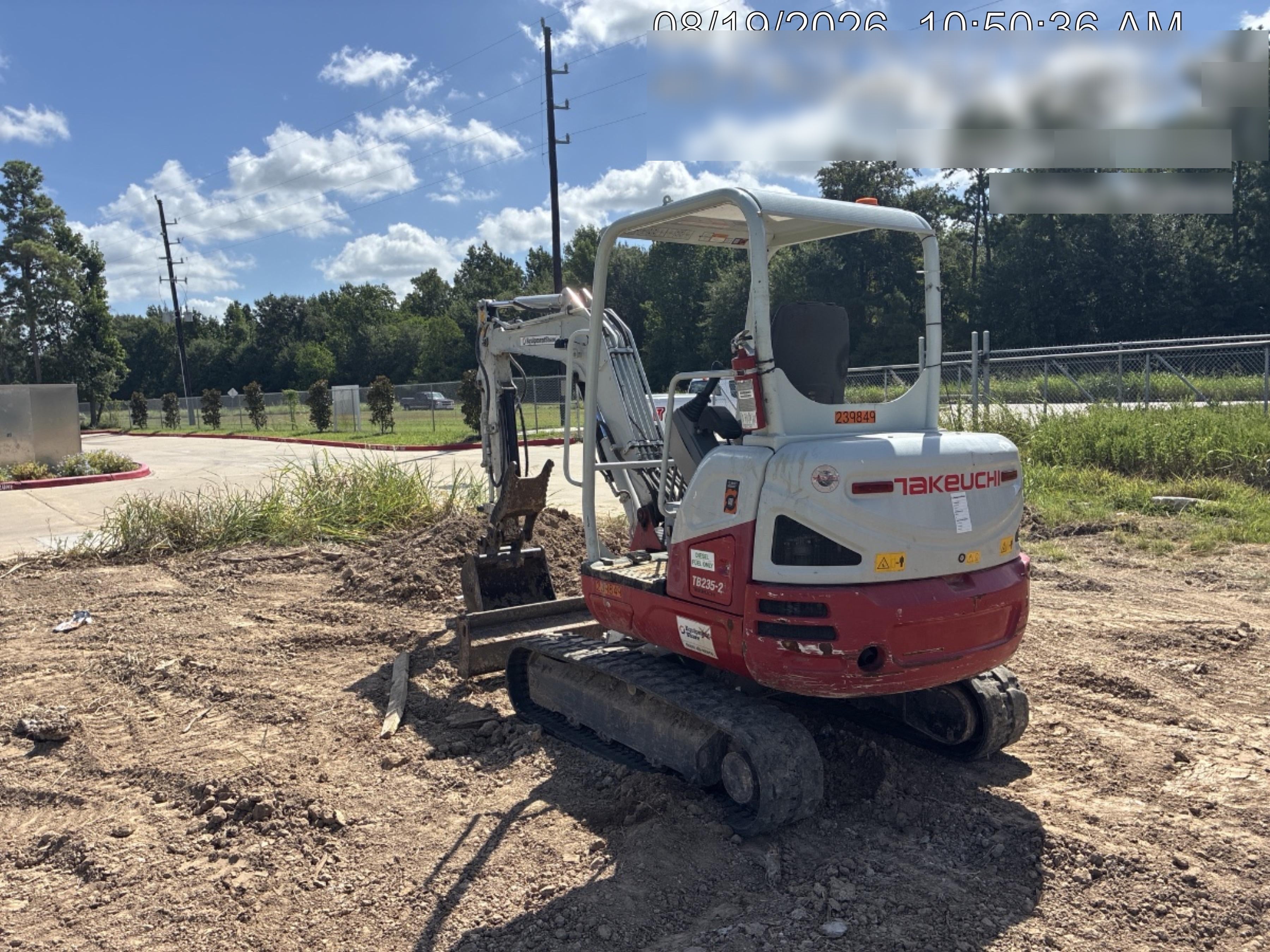 2022 TAKEUCHI TB235-2R