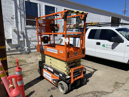 2022 JLG ES1932