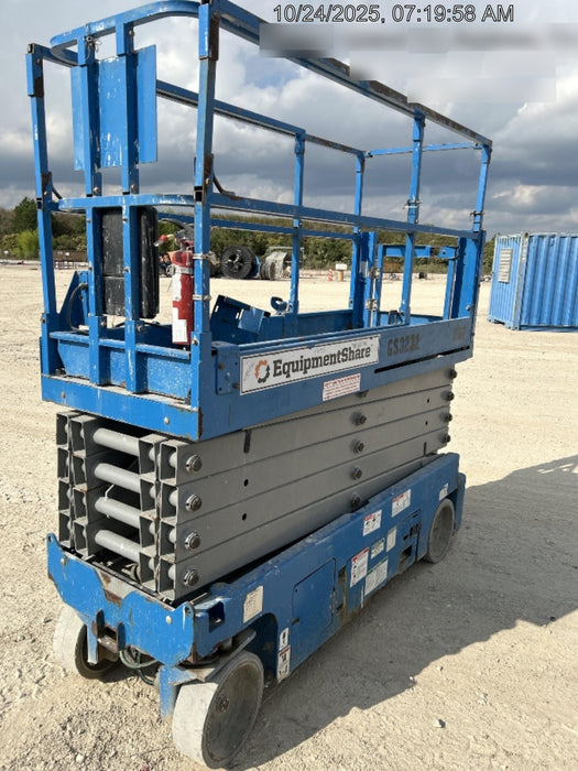 2017 Genie GS-3232 Standard