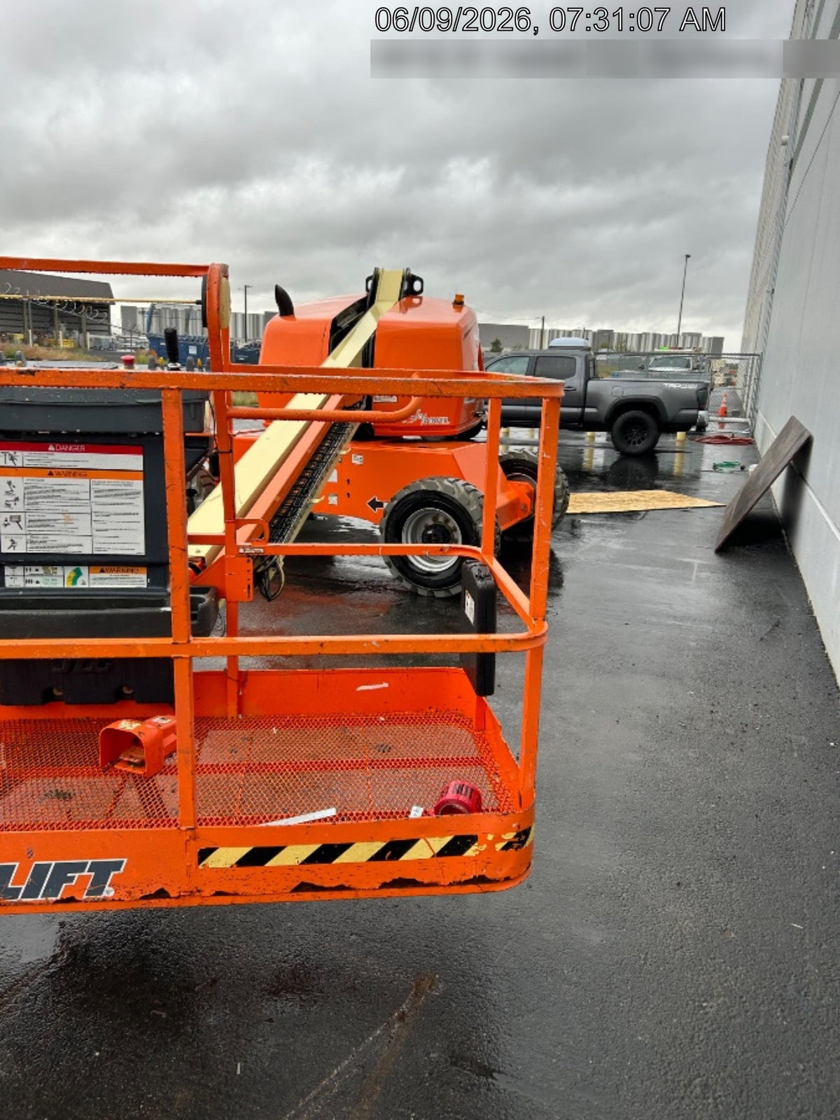 2021 JLG 400S