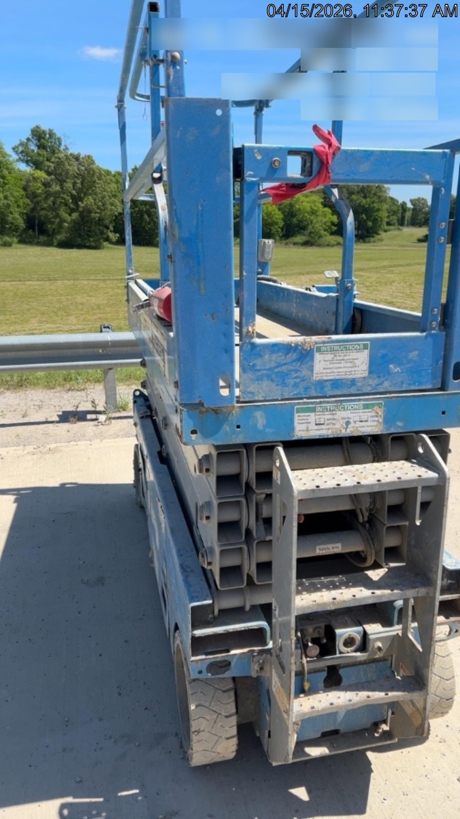 2019 Genie GS-2632 Folding rails with half height swing gate