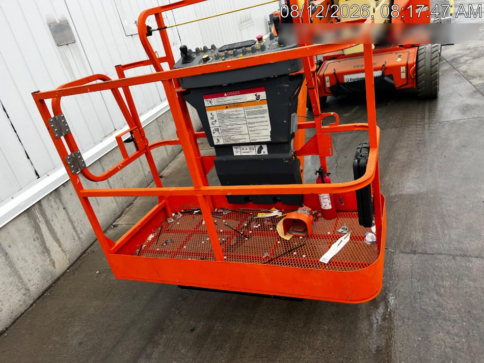 2022 JLG E300AJP