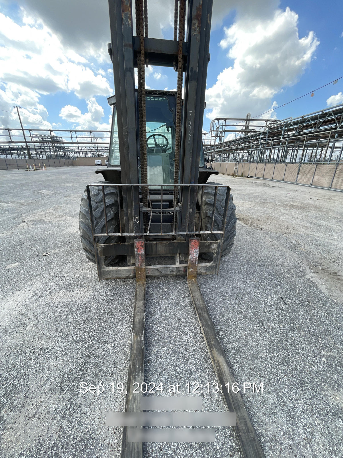 2019 CASE 588H