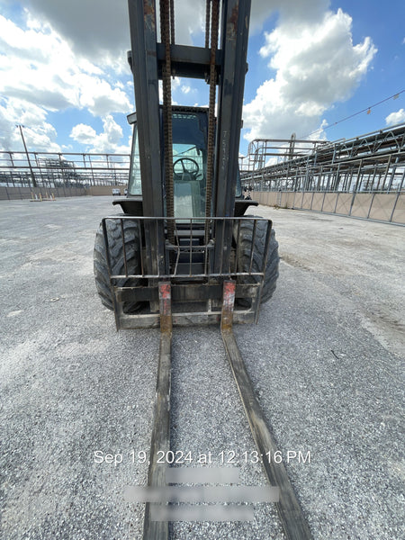 2019 CASE 588H