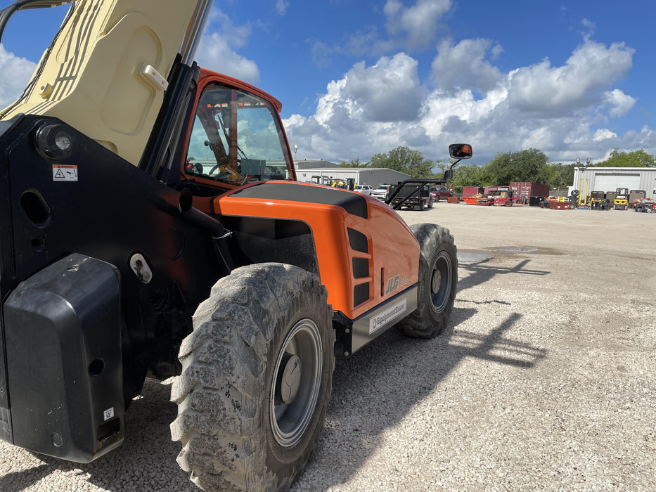 2022 JLG 1732