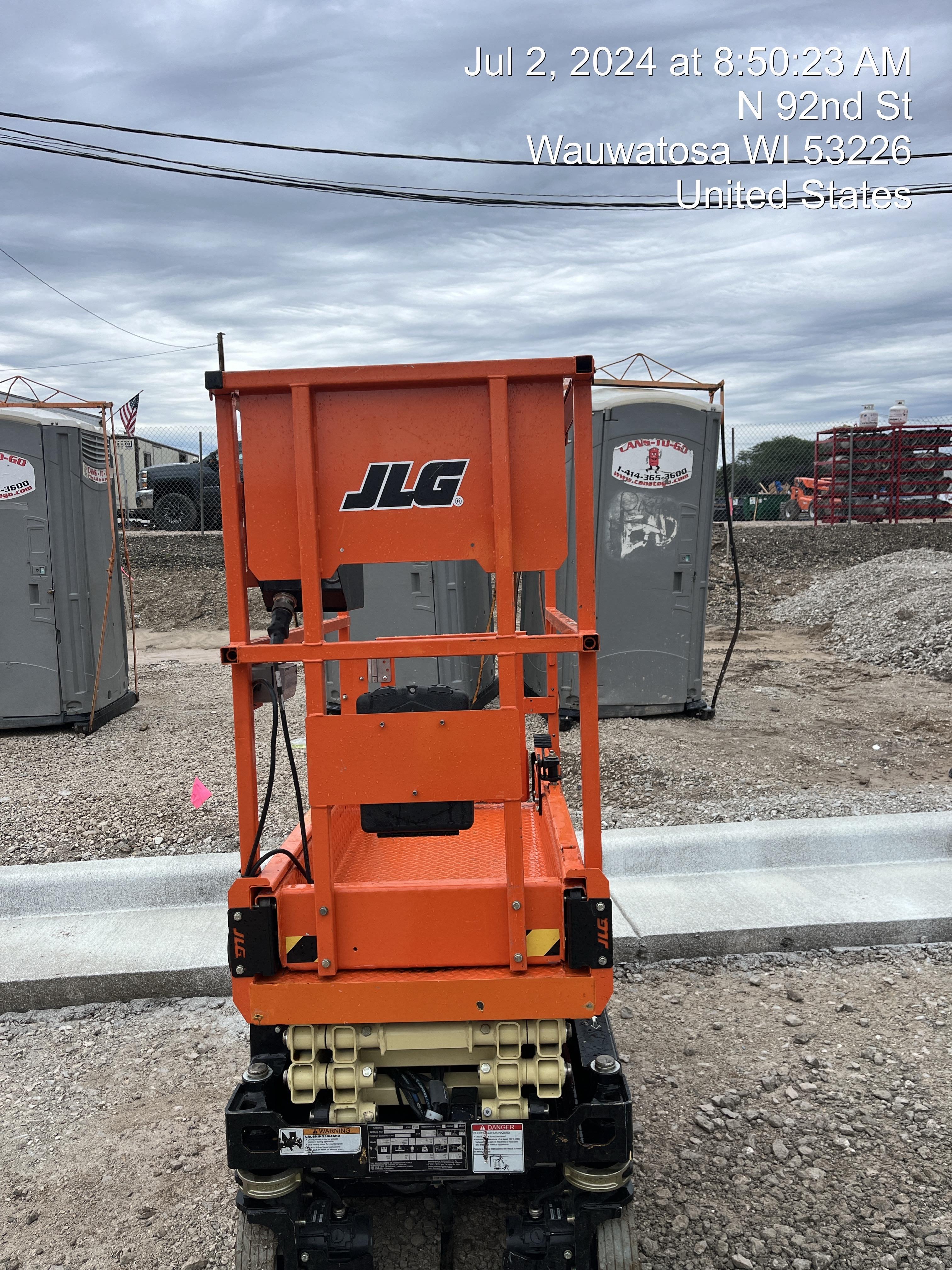 2022 JLG ES1330L