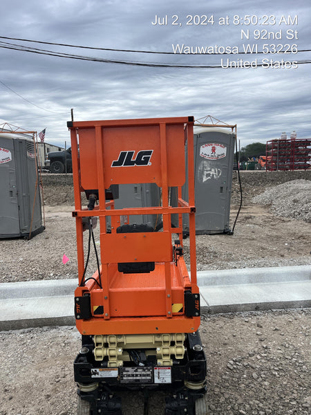 2022 JLG ES1330L