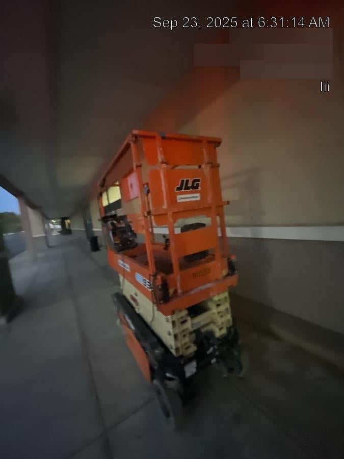 2021 JLG ES1932