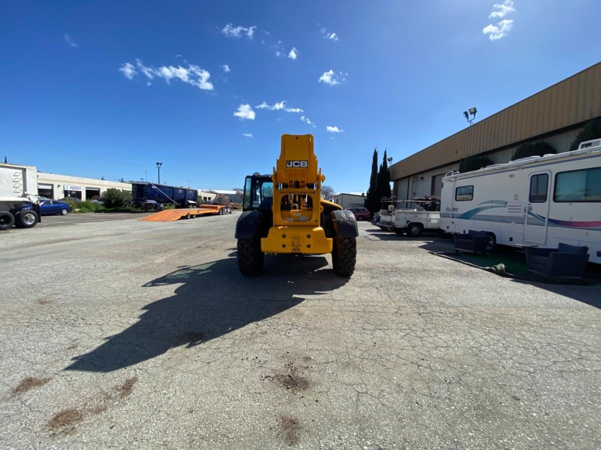 2025 JCB 512-56