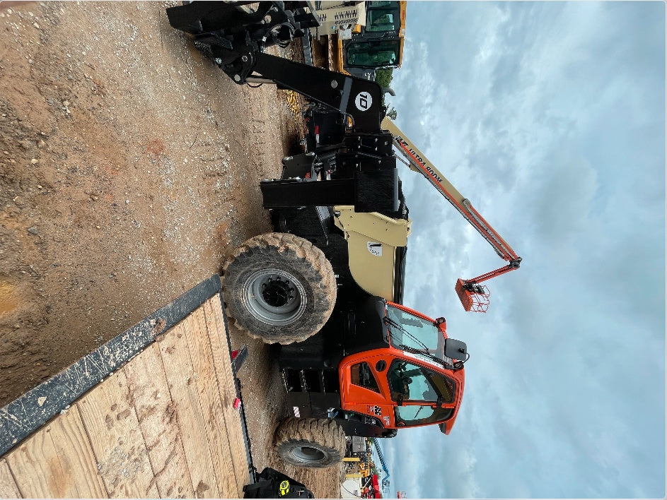 2022 JLG 1075