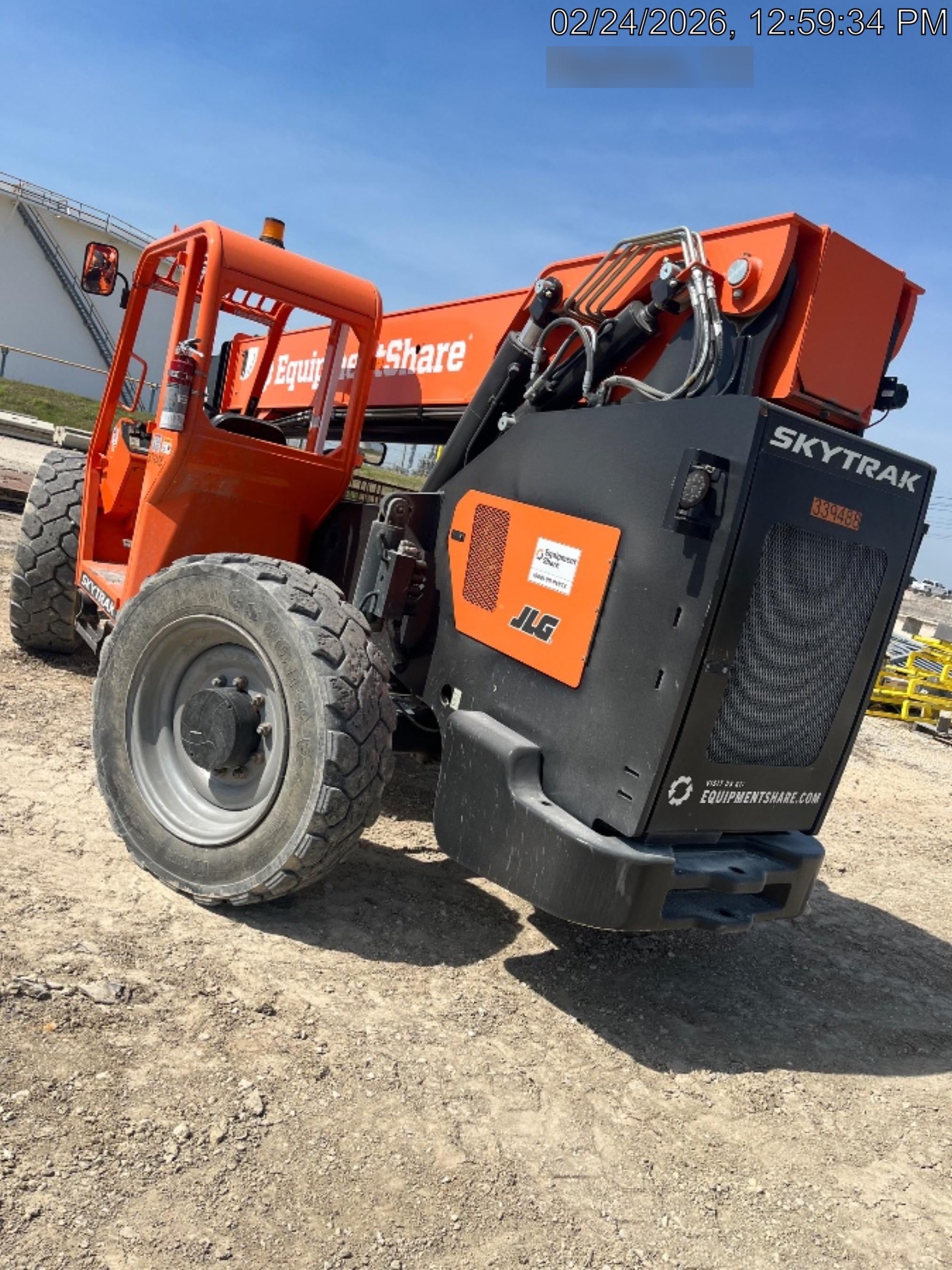 2023 SKYTRAK 8042