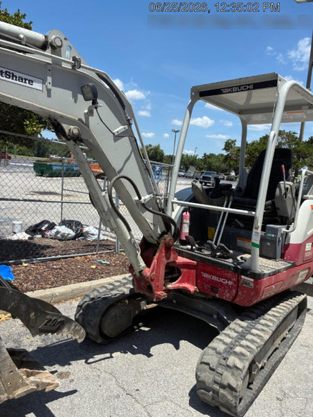 2022 TAKEUCHI TB235-2R