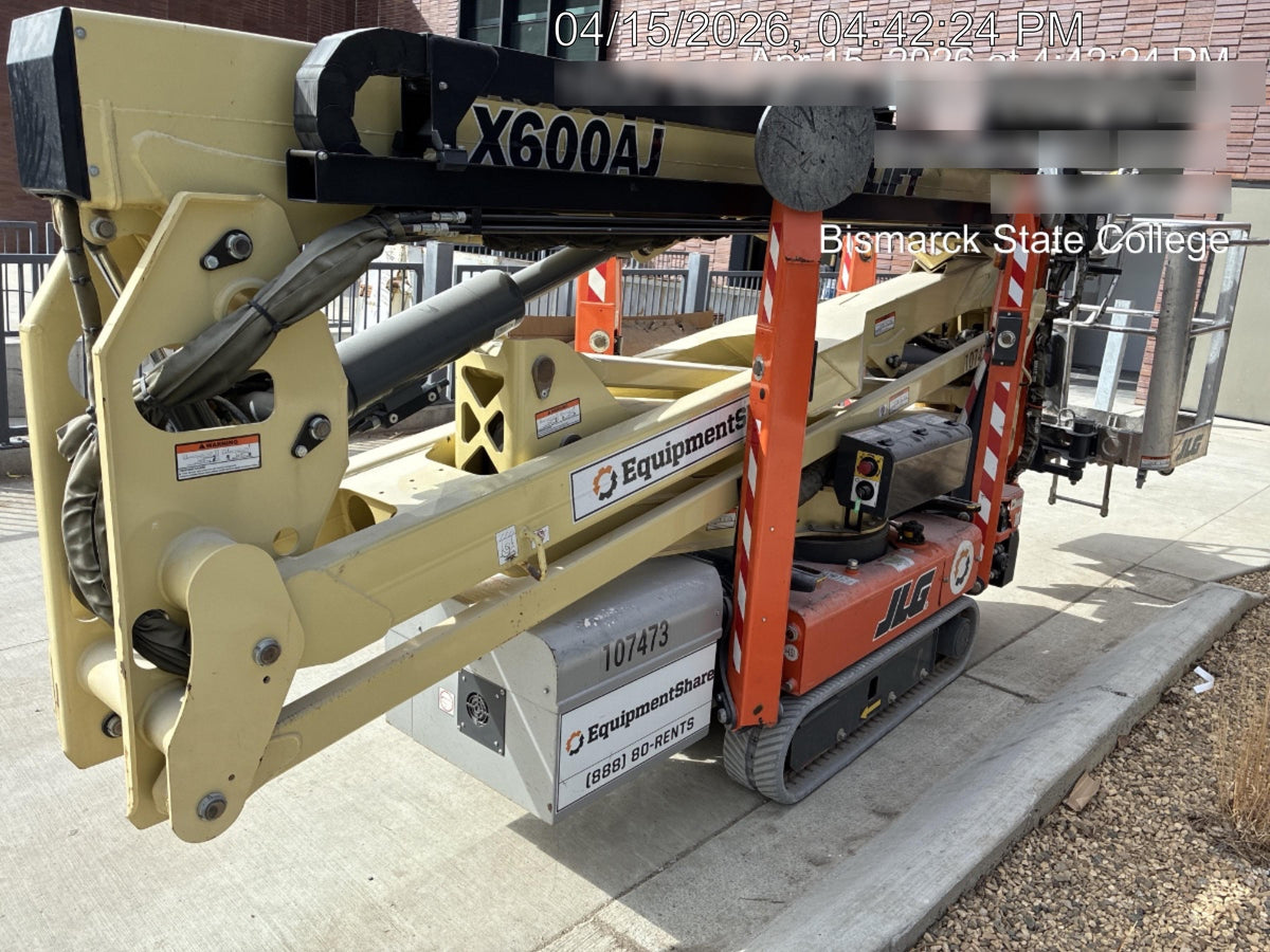 2020 JLG X600AJ
