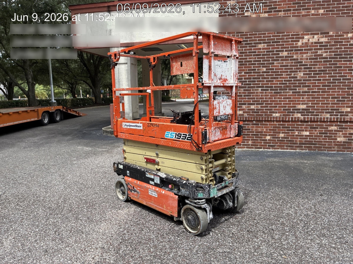 2022 JLG ES1932