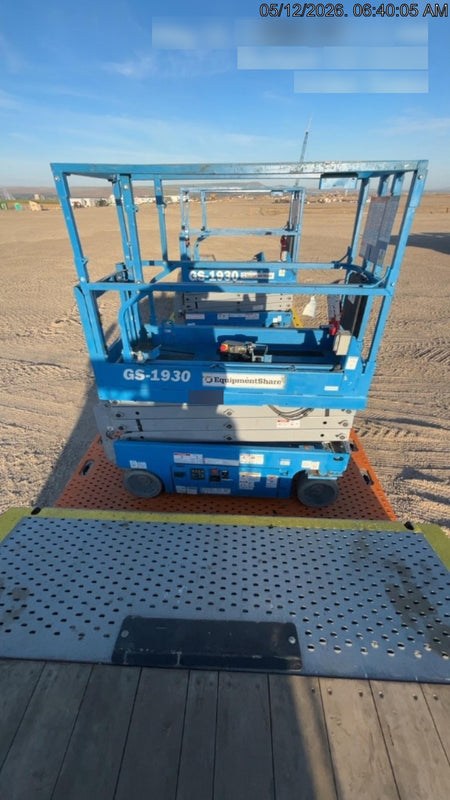 2020 Genie GS-1930 Solid Non Marking Tires, Beacon, Folding rails with half height swing gate, 800W Inverter