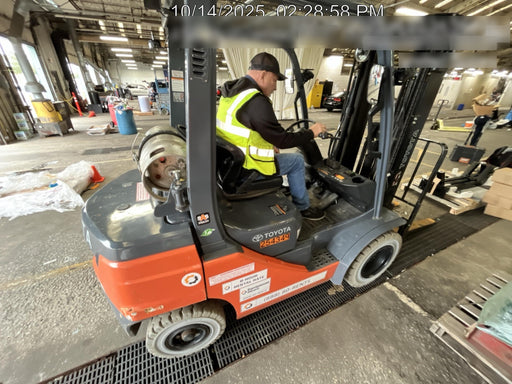 2022 TOYOTA 50-8FGU25