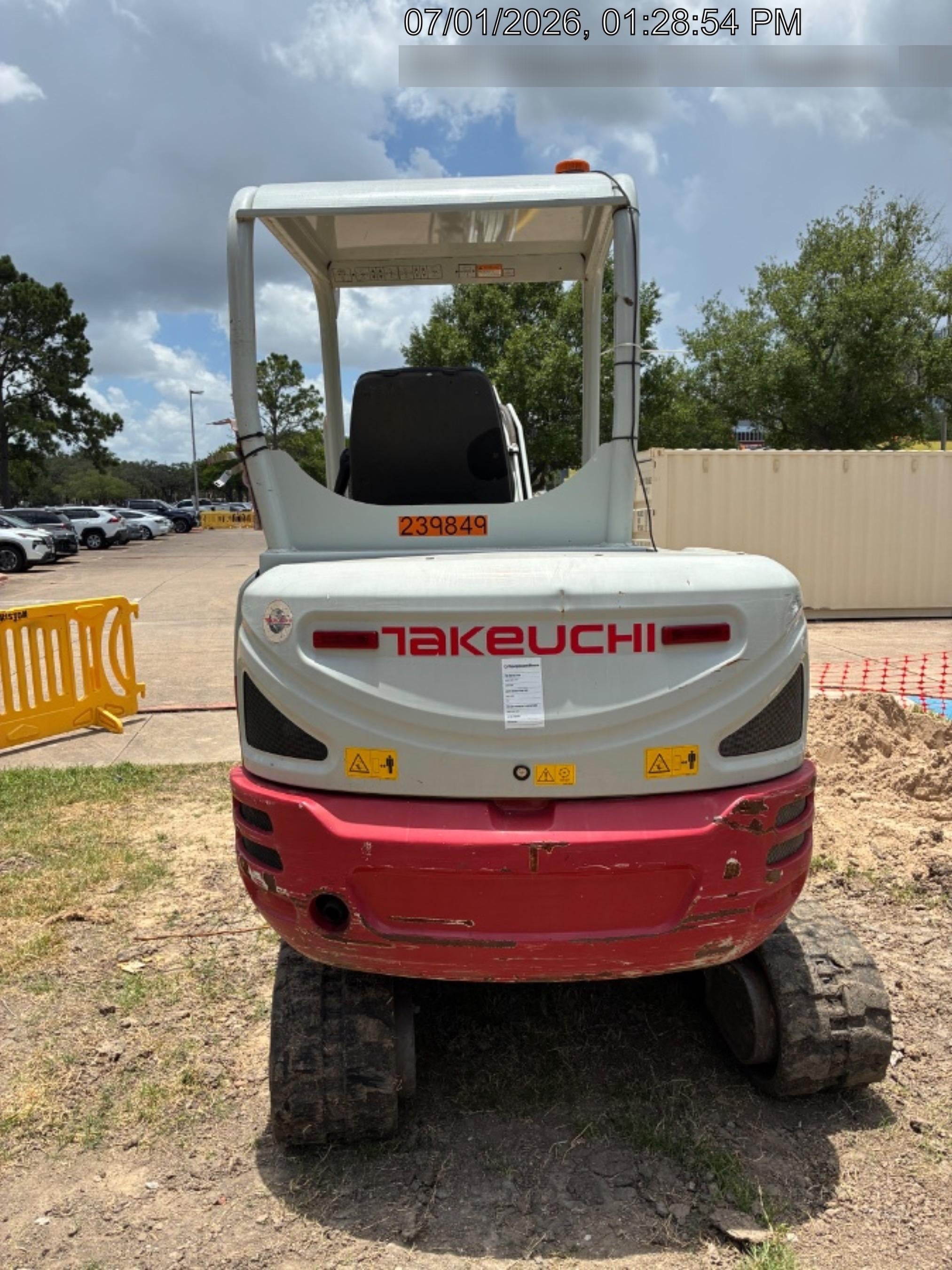2022 TAKEUCHI TB235-2R