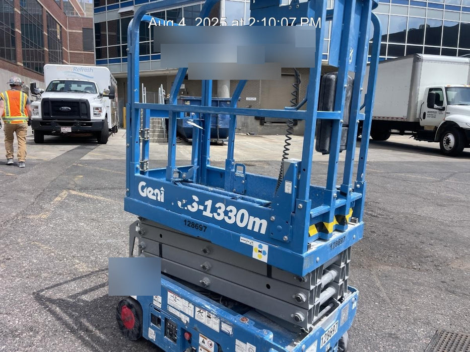 2021 GENIE GS-1330m