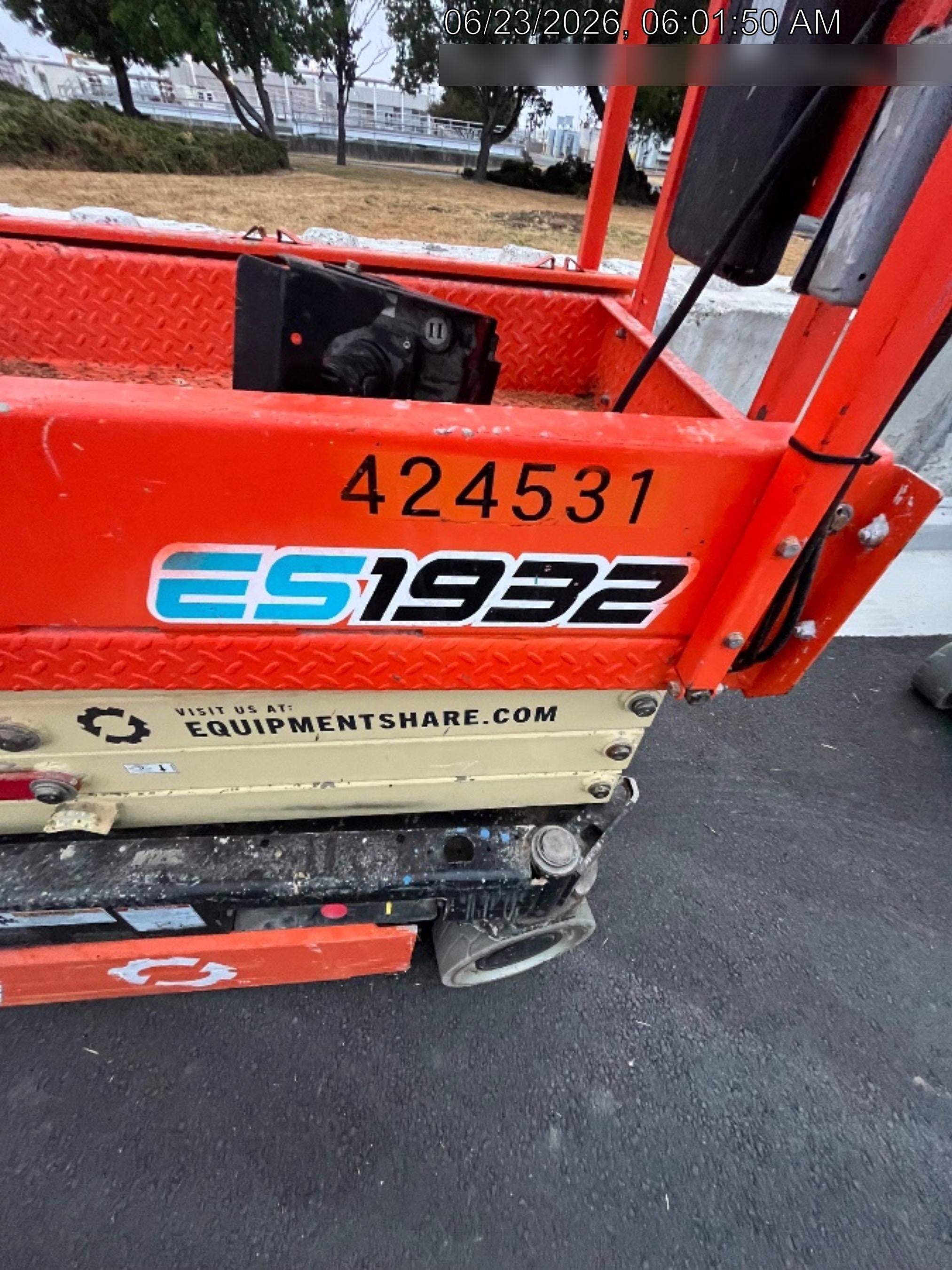 2024 JLG ES1932
