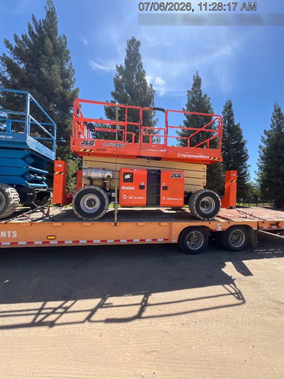 2023 JLG RT4394