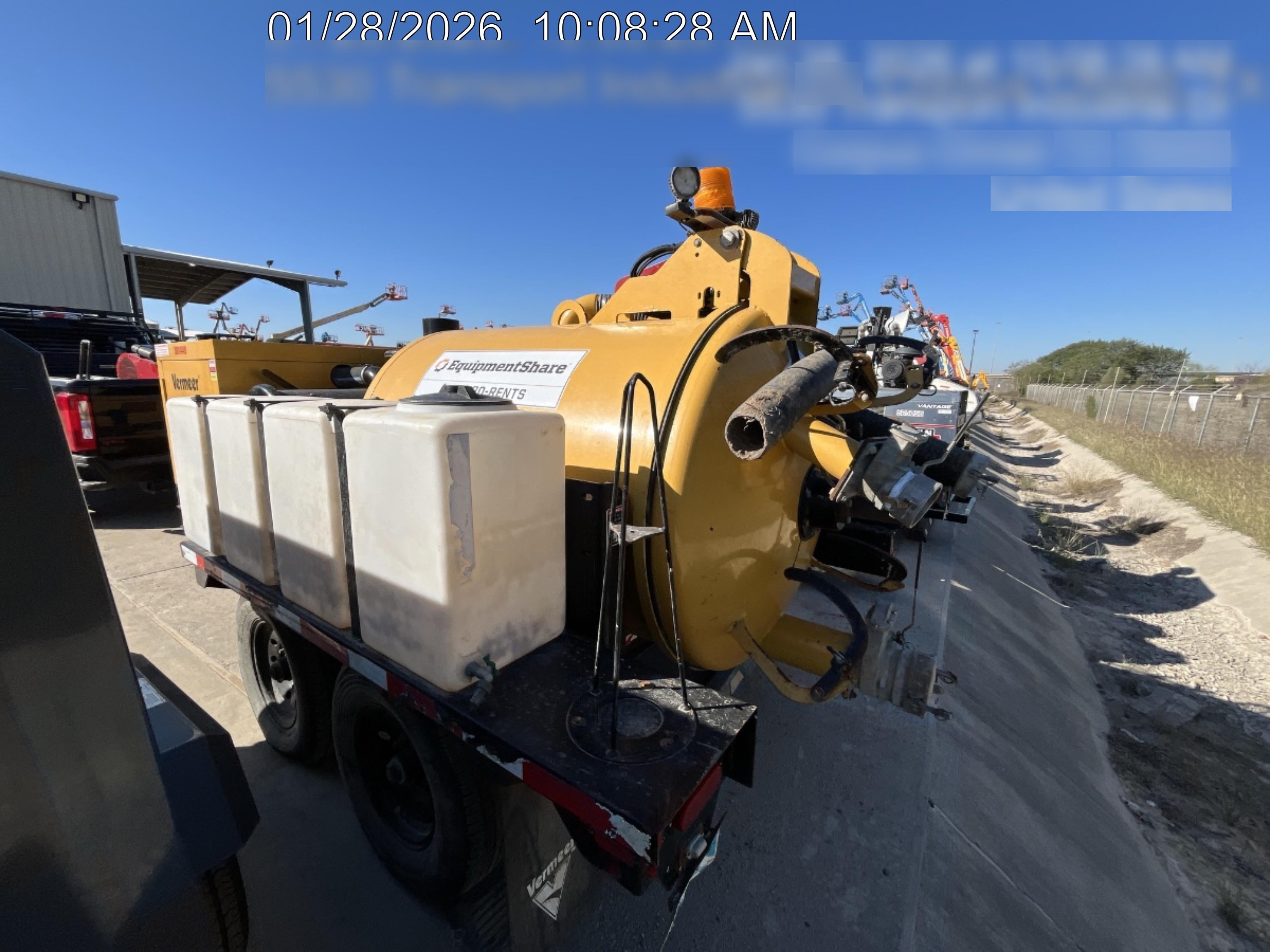 2023 Vac-Tron LP573XDT T4 Koehler Diesel Engine, 500 Gallon Debris Tank, x2 100 Gallon Water Tanks