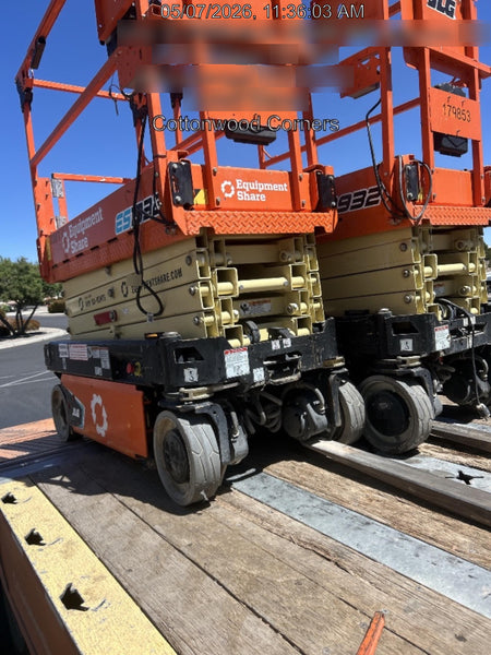 2023 JLG ES1932