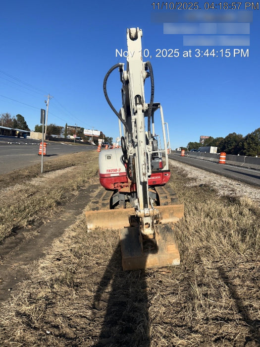 2021 TAKEUCHI TB250-2