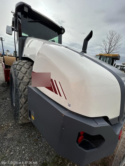 2024 DYNAPAC CA2500D