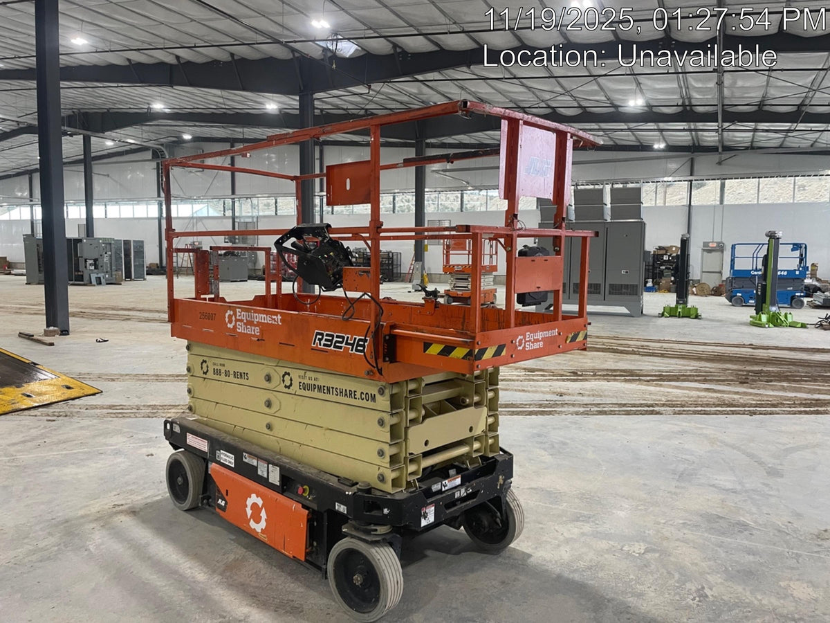 2022 JLG R3246