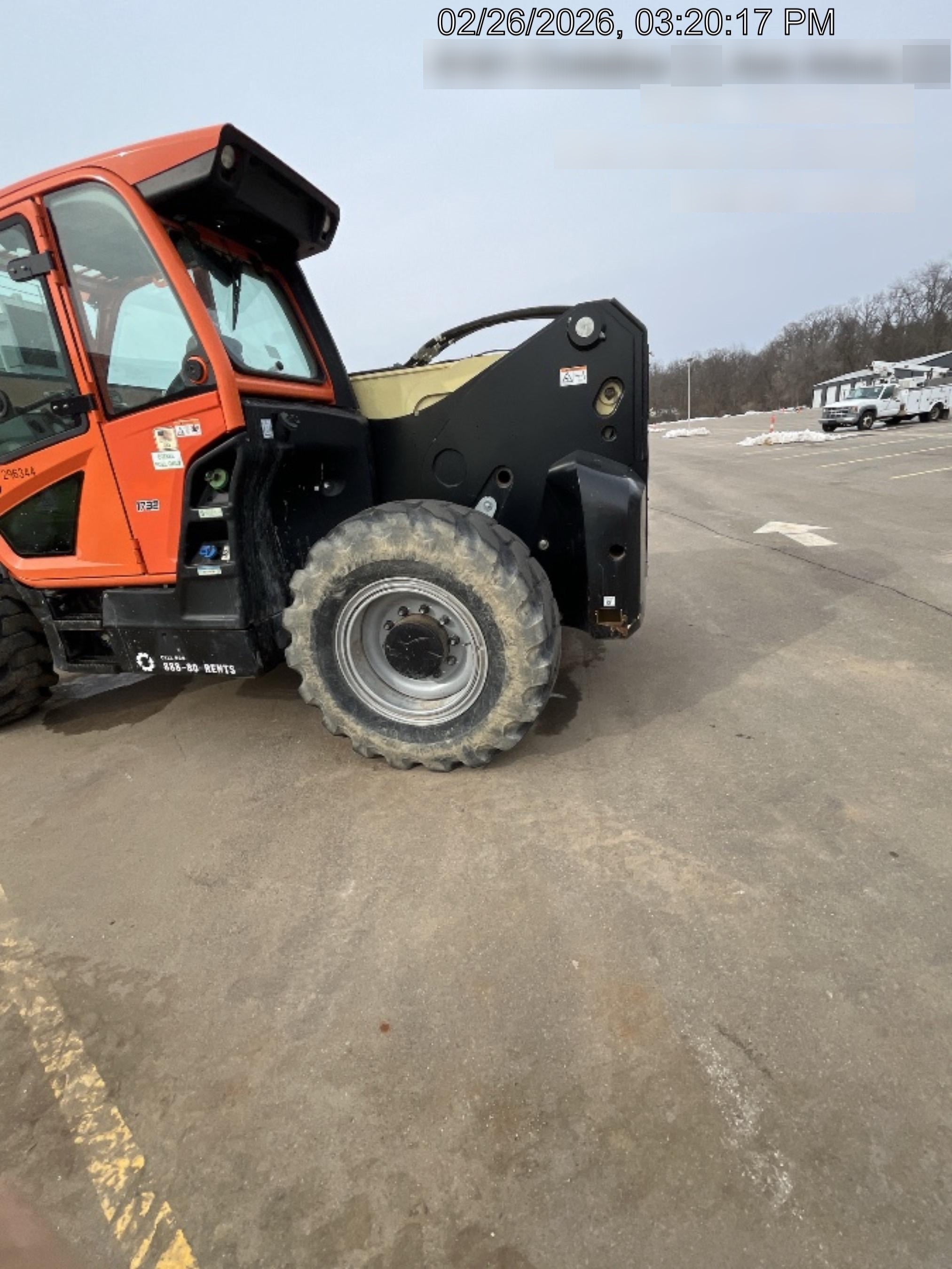 2023 JLG 1732