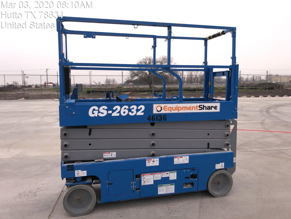 2019 Genie GS-2632 Folding rails with half height swing gate