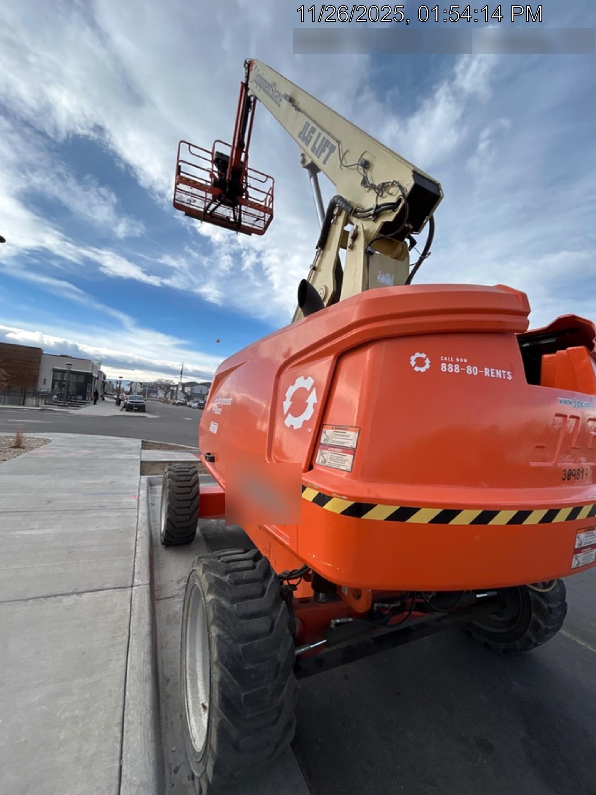 2023 JLG 660SJ